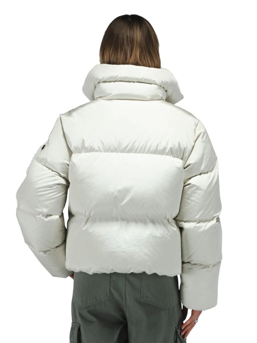 куртка sierra short puffer от бренда alpha industries вид слева