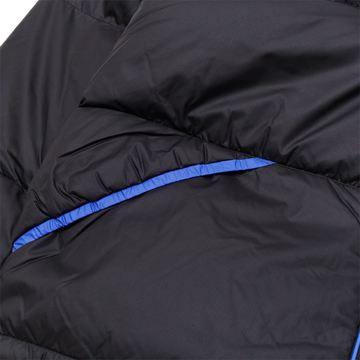 куртка super puffy jkt по цене 17994 руб вид справа