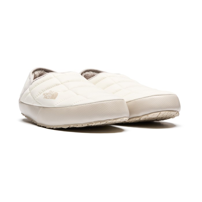 мюли thermoball traction mule v от бренда the north face вид слева
