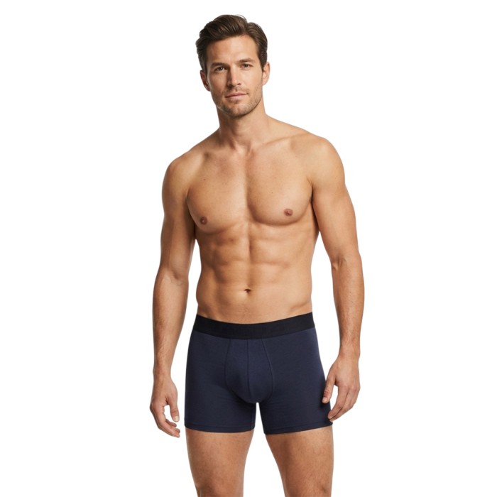нижнее белье underwear от известного бренда вид слева