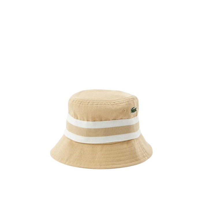 панама cap от бренда lacoste вид слева