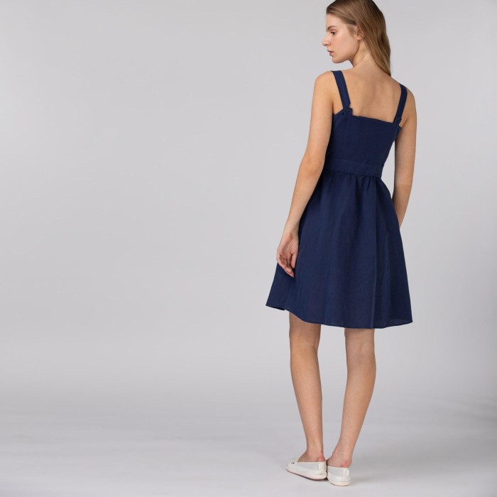платье dress от бренда lacoste вид слева