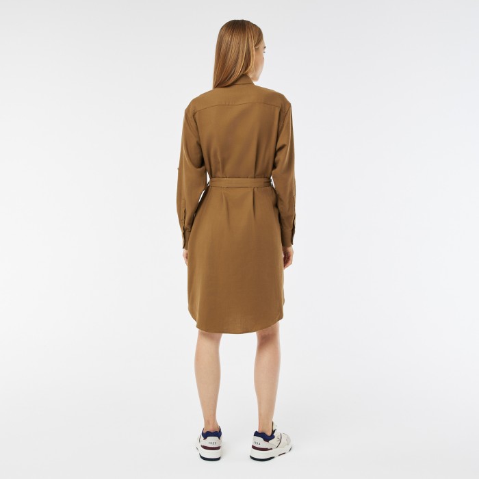 платье платье lacoste стандартного кроя с длинными рукавами и поясом от бренда lacoste вид слева