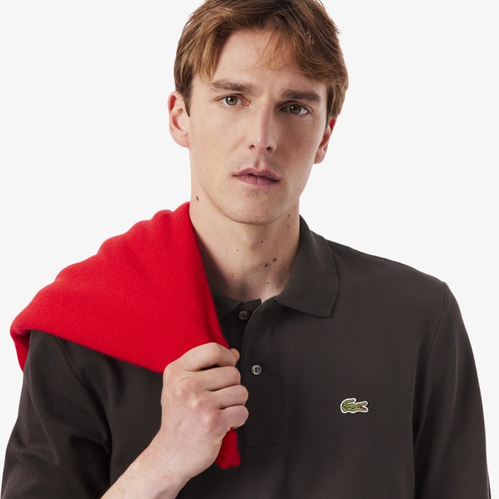 поло l.12.21 классического кроя с длинным рукавом от бренда lacoste вид слева