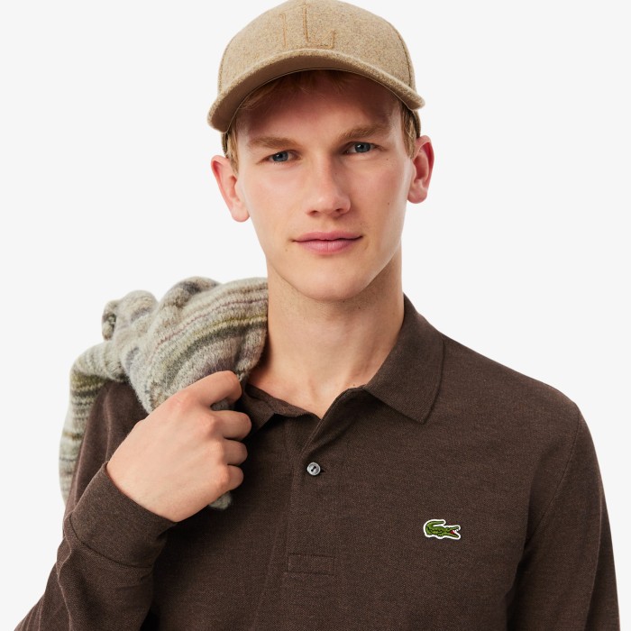 поло l.12.21 классического кроя с длинным рукавом от бренда lacoste вид слева