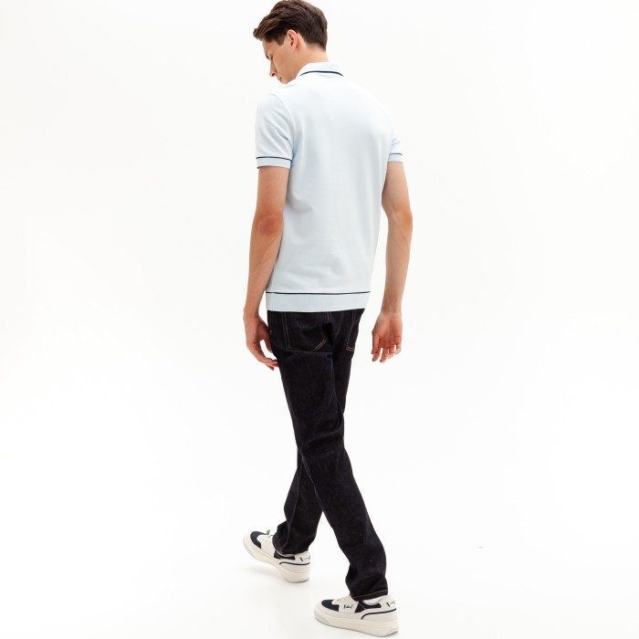 поло polo от бренда lacoste вид слева