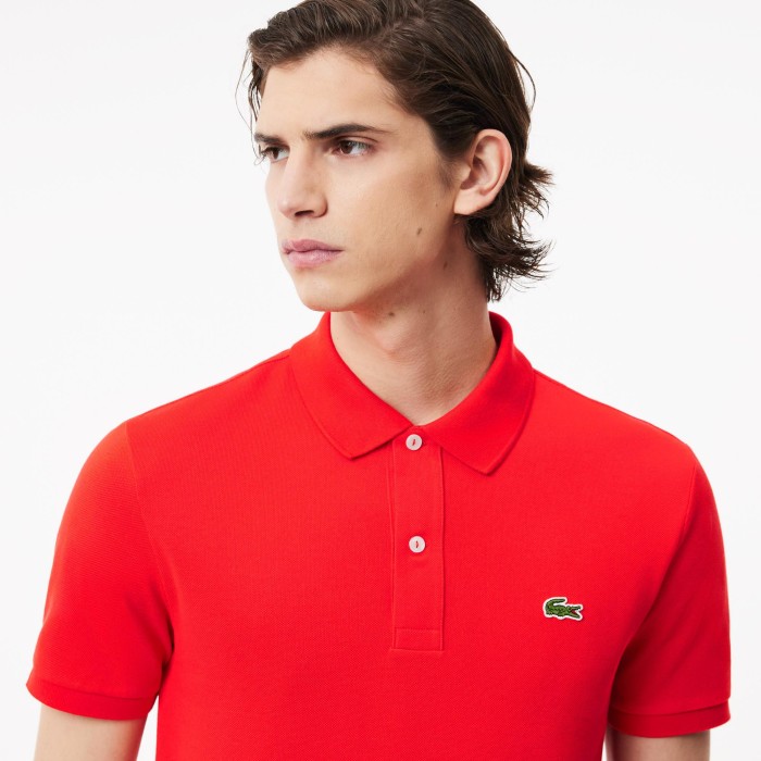поло polo от бренда lacoste вид слева
