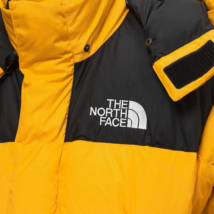пуховик himalayan baltoro jacket от бренда the north face вид слева