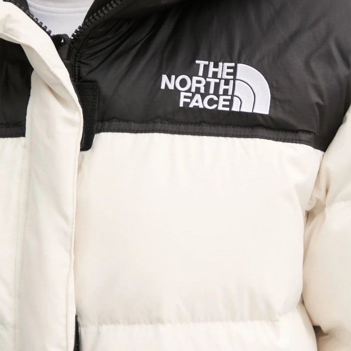 пуховик nuptse parka по цене 50890 руб вид справа