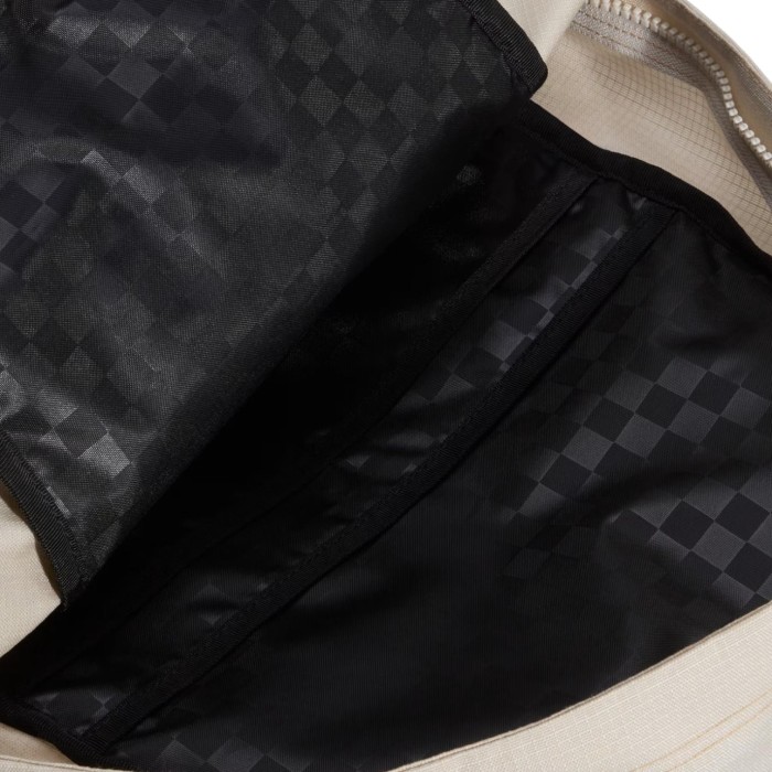 рюкзак divert backpack по цене 7727 руб вид справа