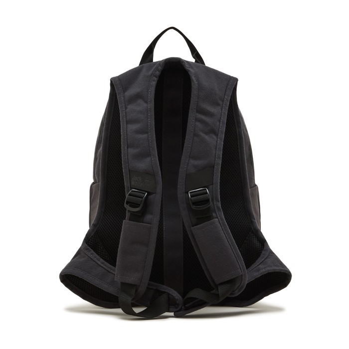 рюкзак nature daypack от известного бренда вид слева