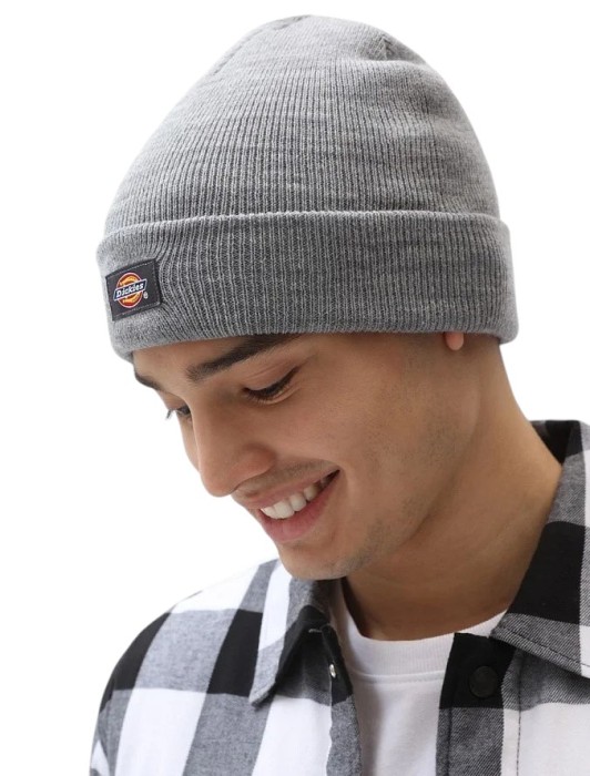 шапка gibsland beanie по цене 2990 руб вид справа