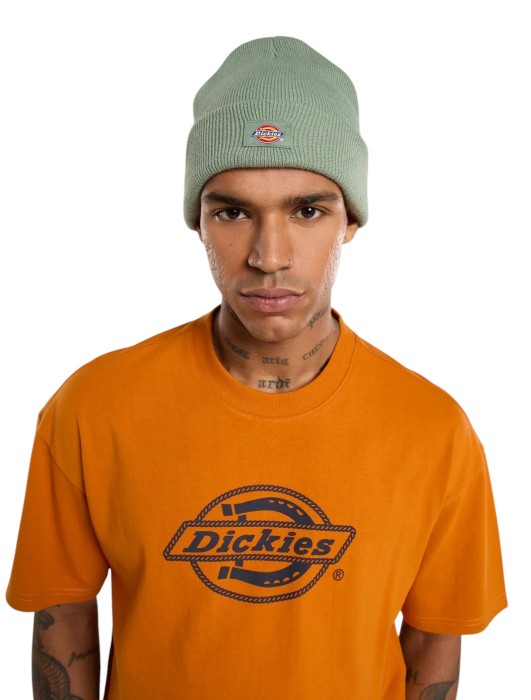 шапка gibsland beanie по цене 2990 руб вид справа