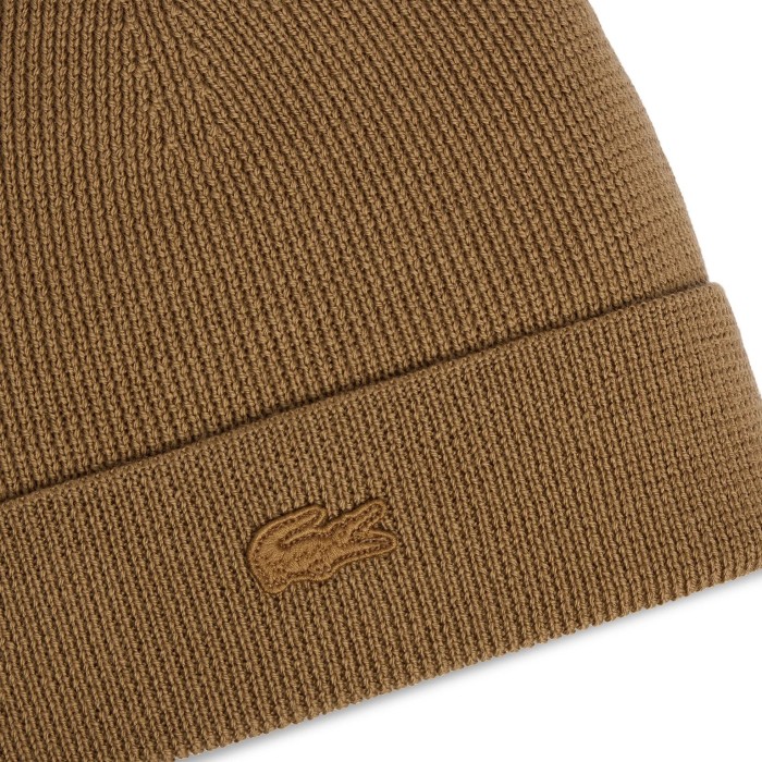 шапка knitted cap от бренда lacoste вид слева