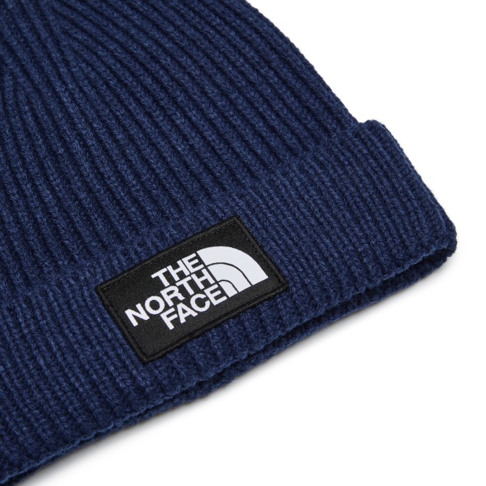 шапка logo box cuffed beanie от бренда the north face вид слева