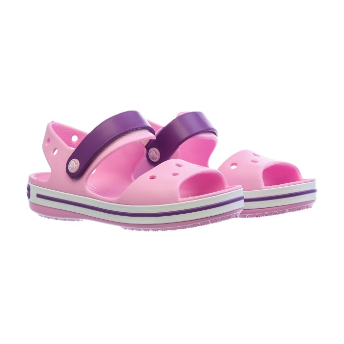 сланцы crocband sandal kids от бренда crocs вид слева