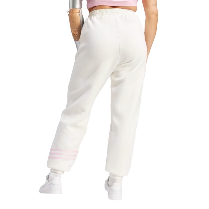 спортивные штаны neuclassics sweat pants от бренда adidas вид слева