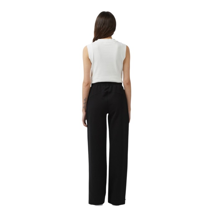 спортивные штаны tracksuit trouser от бренда lacoste вид слева