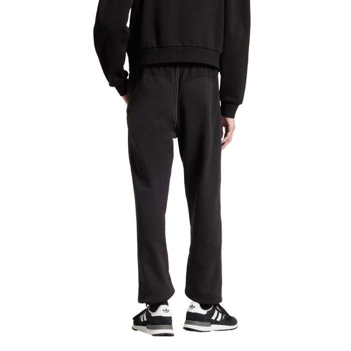 спортивные штаны wab  track pan от бренда adidas вид слева