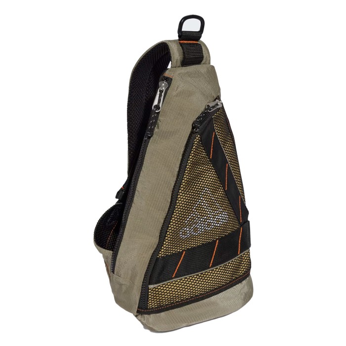 сумка backpack от бренда adidas вид слева