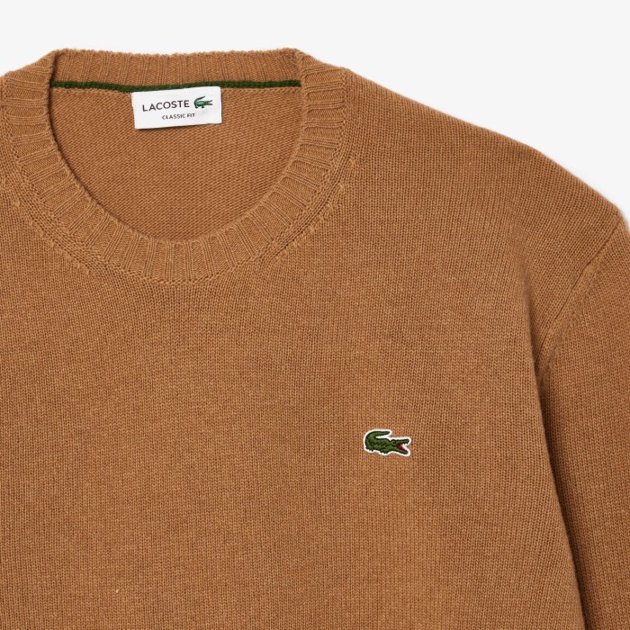 Товар коричневого цвета с внутренней стороны