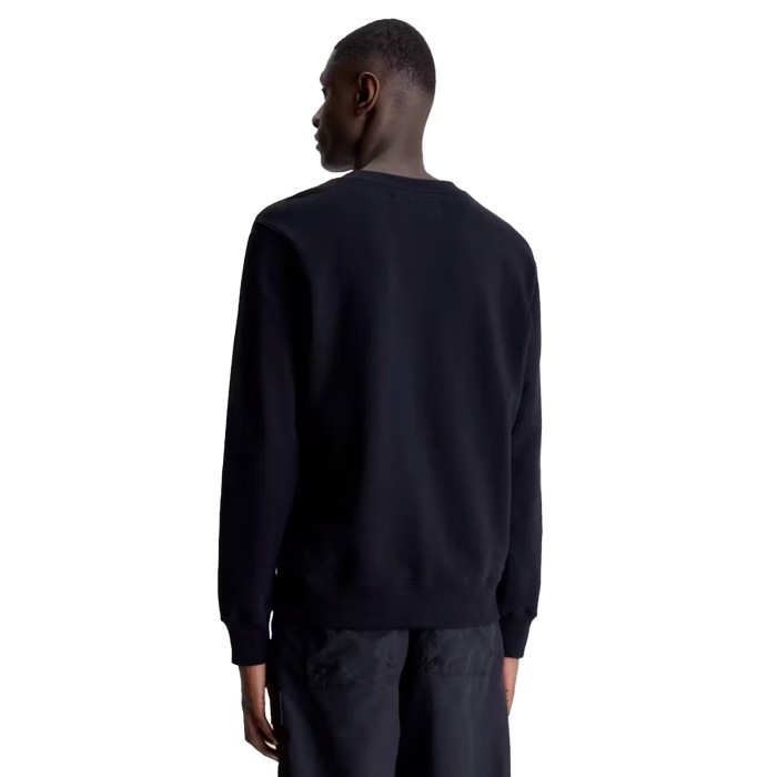 толстовка core institutional logo sweatshirt от бренда calvin klein вид слева