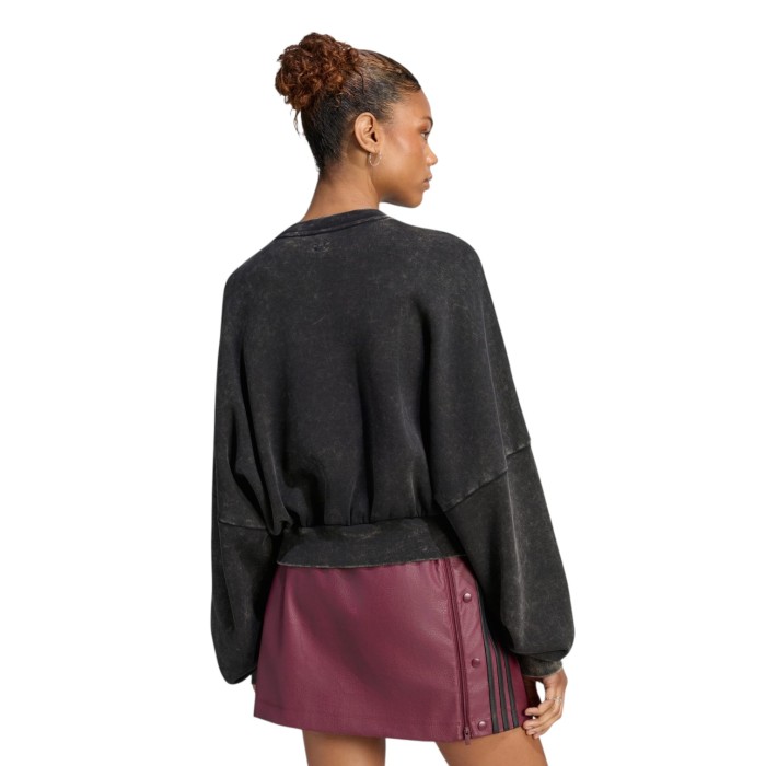 толстовка cropped  sweatshirt от бренда adidas вид слева
