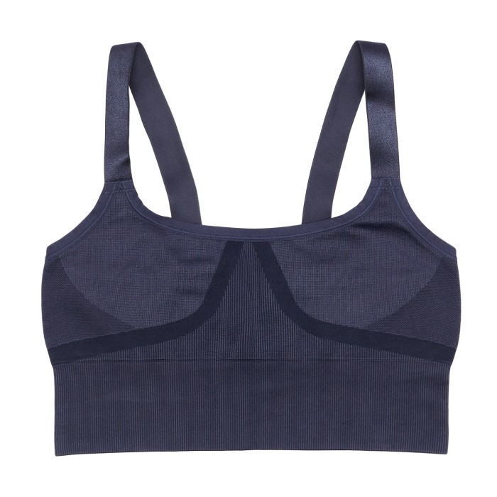 топ puma x vogue seamless bra top от бренда puma вид слева