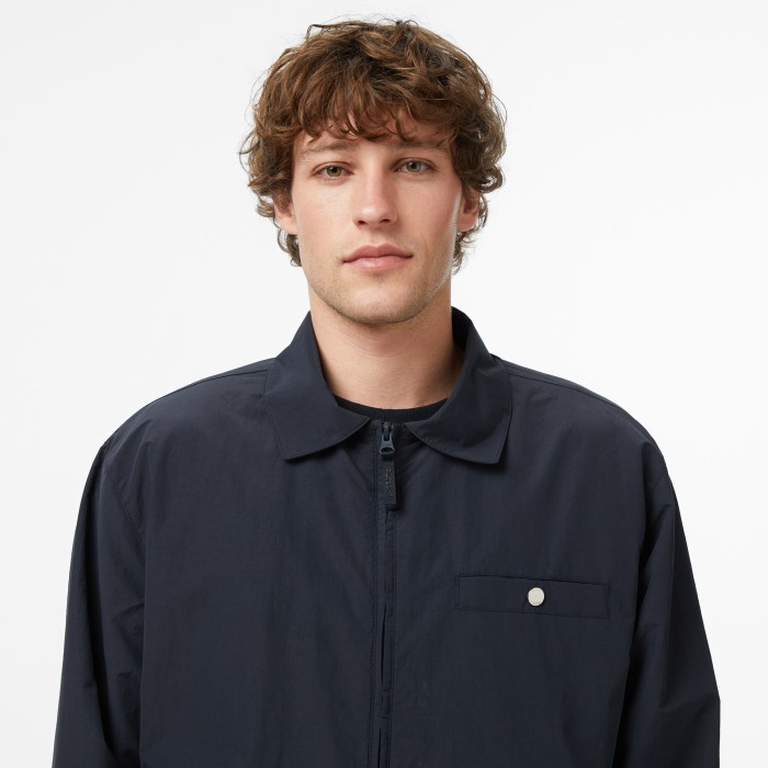 ветровка blouson от бренда lacoste вид слева