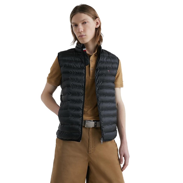 жилетка packable padded recycled vest TMMW0MW18762BDS фотография