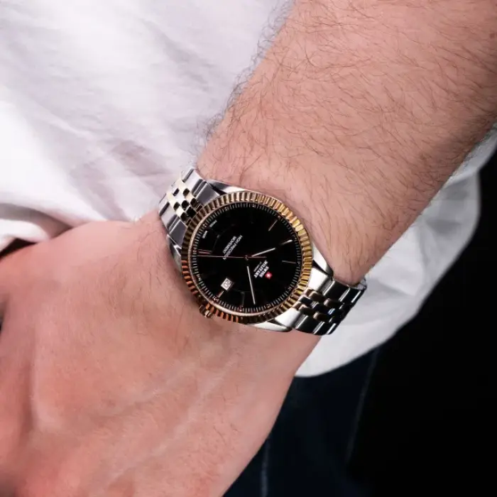 швейцарские наручные мужские часы . коллекция quartz SM34065.06 фотография
