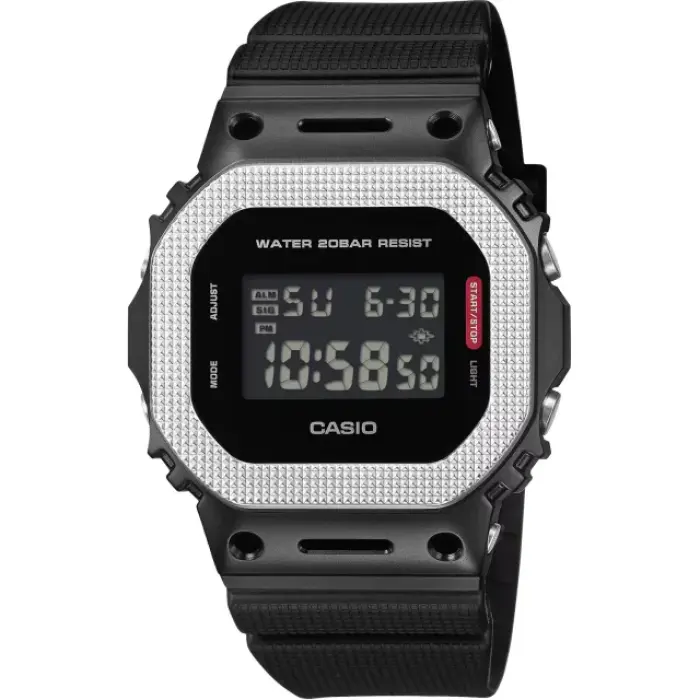 японские наручные мужские часы . коллекция g-shock GM-5600BM-1 фотография