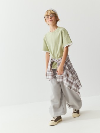 футболка с контрастной отделкой "шалфей" 7+ фотография