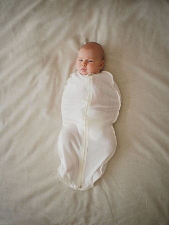 пеленка-кокон "молоко" из ажурного хлопка 0+ - одежда для новорожденных