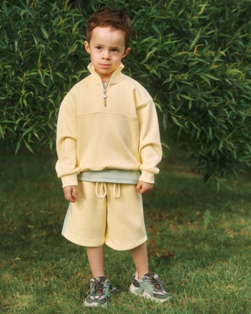 детский свитшот unisex с воротом на молнии фотография