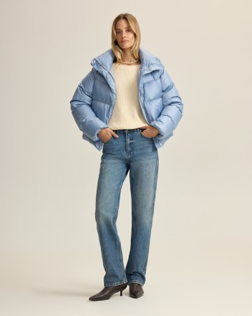 короткий пуховик с натуральным наполнителем фотография