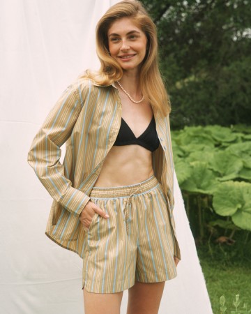 шорты в полоску фотография