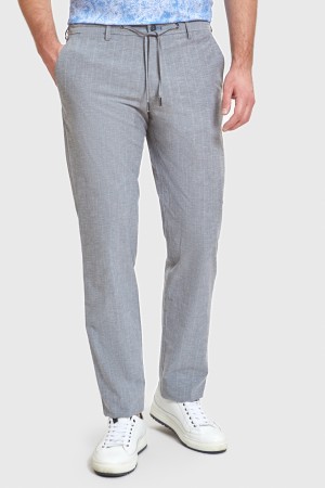 брюки чинос серые на шнуровке с вертикальной полоской фотография