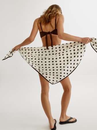 атласный платок-парео с принтом в горошек - женская одежда sela 