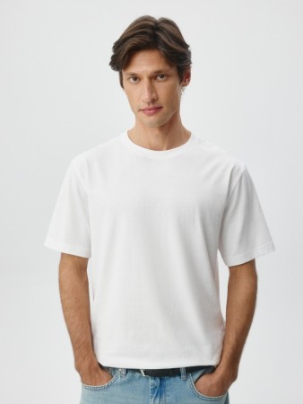 базовая футболка прямого кроя фотография