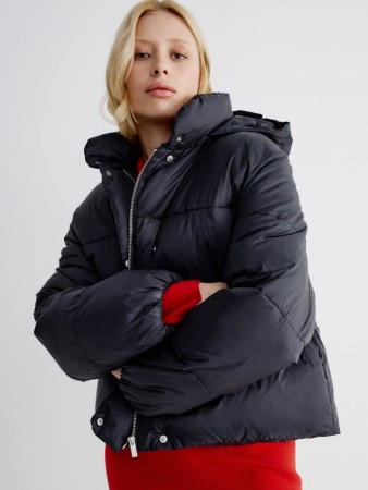 базовая куртка с водоотталкивающей пропиткой фотография