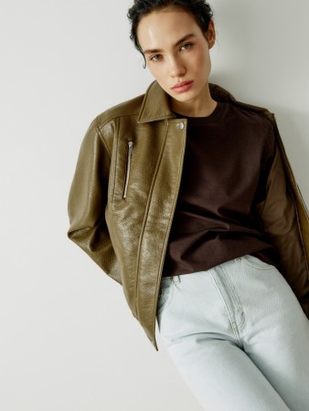 базовая оверсайз футболка фотография