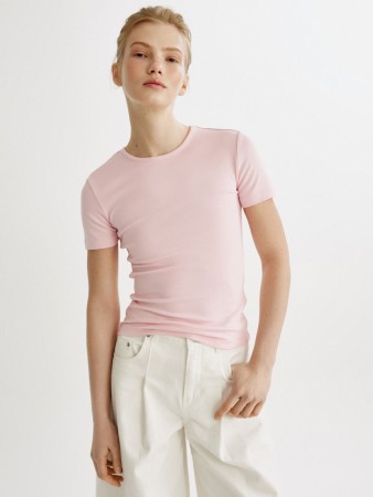 базовая приталенная футболка фотография