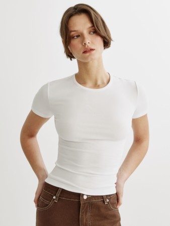 базовая приталенная футболка - женская одежда, обувь и аксессуары короткая 