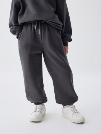 базовые джоггеры для девочек фотография