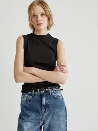 базовый топ в рубчик фотография