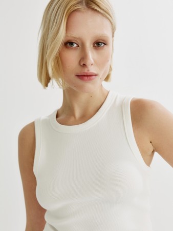 базовый топ в рубчик - женские топы и майки прилегающие 