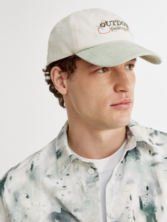 бейсболка с вышивкой фотография