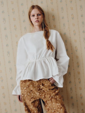 блузка с баской из линейки sela young - женские блузы