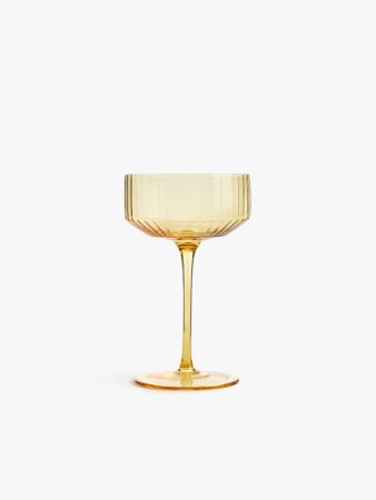 бокал из стекла с рельефным узором фотография